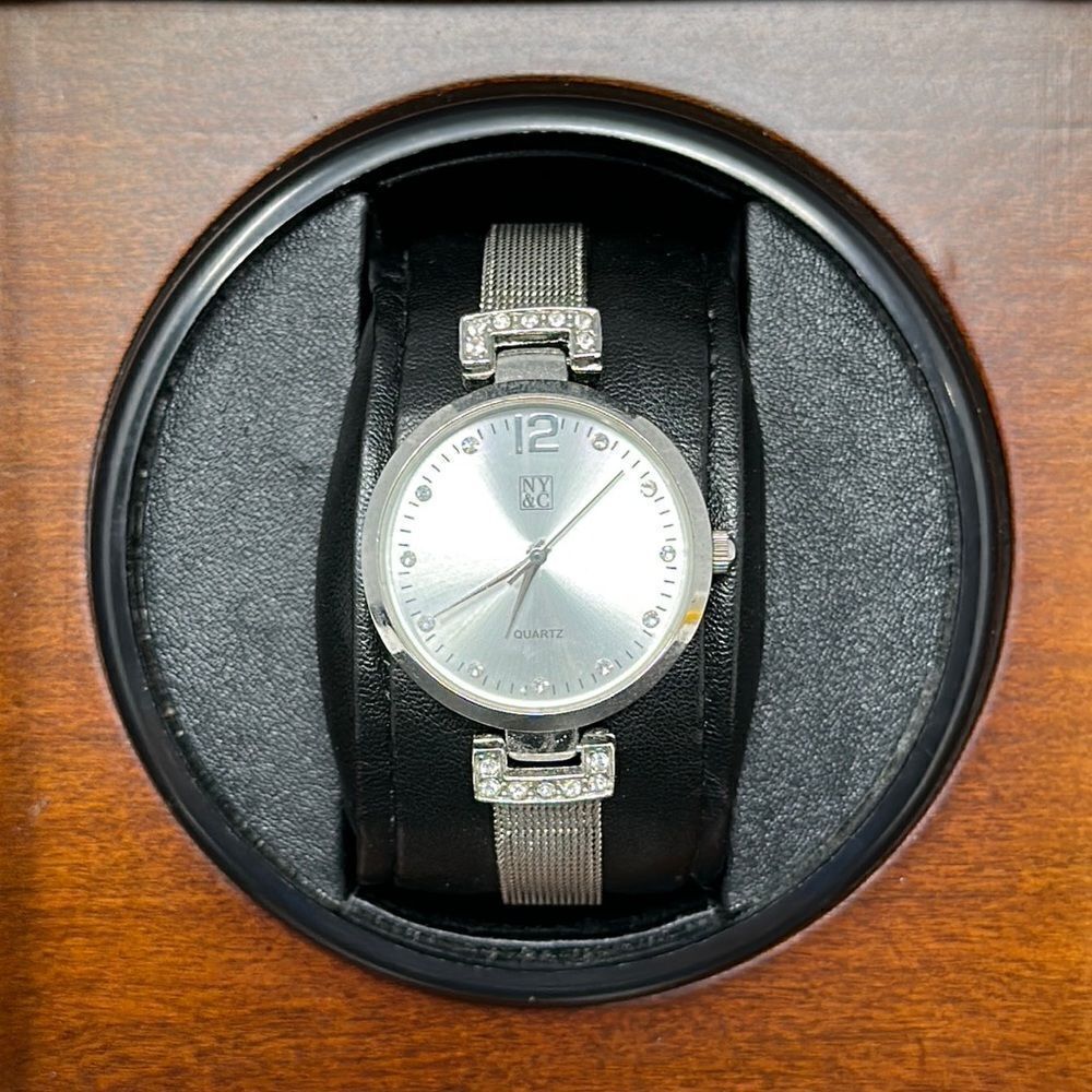 NY&C  women’s watch